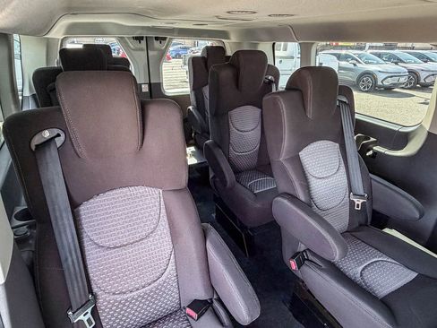 Used 2023 Ford Transit 350 XLT image 39