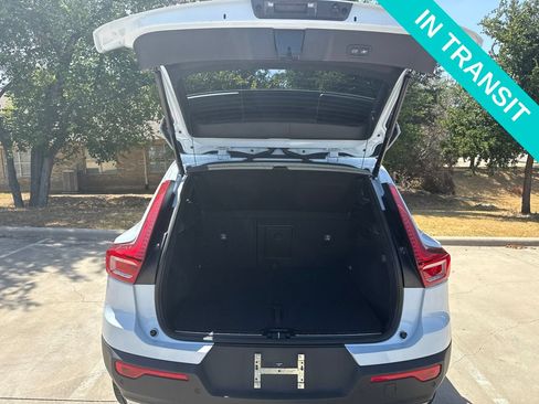 Certified 2024 Volvo XC40 B5 Ultimate w/ Protection Package Premier AWD/4WD image 7