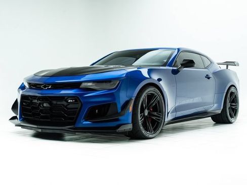 Used 2018 Chevrolet Camaro ZL1 RWD image 8