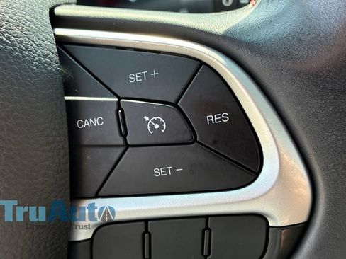 Used 2018 Jeep Compass Trailhawk AWD/4WD image 28