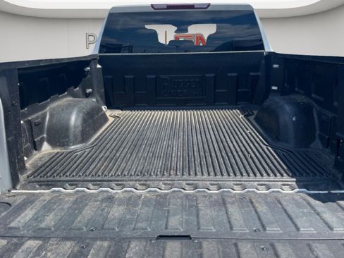 Used 2025 GMC Sierra 1500 SLT AWD/4WD image 12