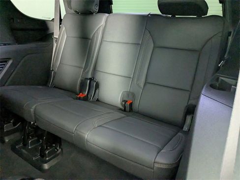 Used 2025 Chevrolet Tahoe High Country image 30