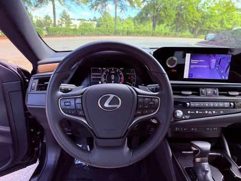 Certified 2025 Lexus ES 350 w/ Premium Package FWD image 19
