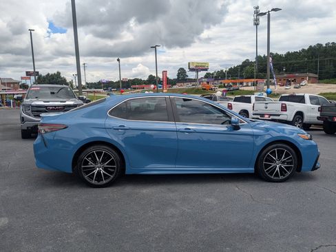 Used 2023 Toyota Camry SE w/ Convenience Package FWD image 4