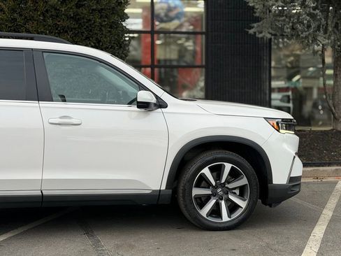 Used 2023 Honda Pilot Elite image 23