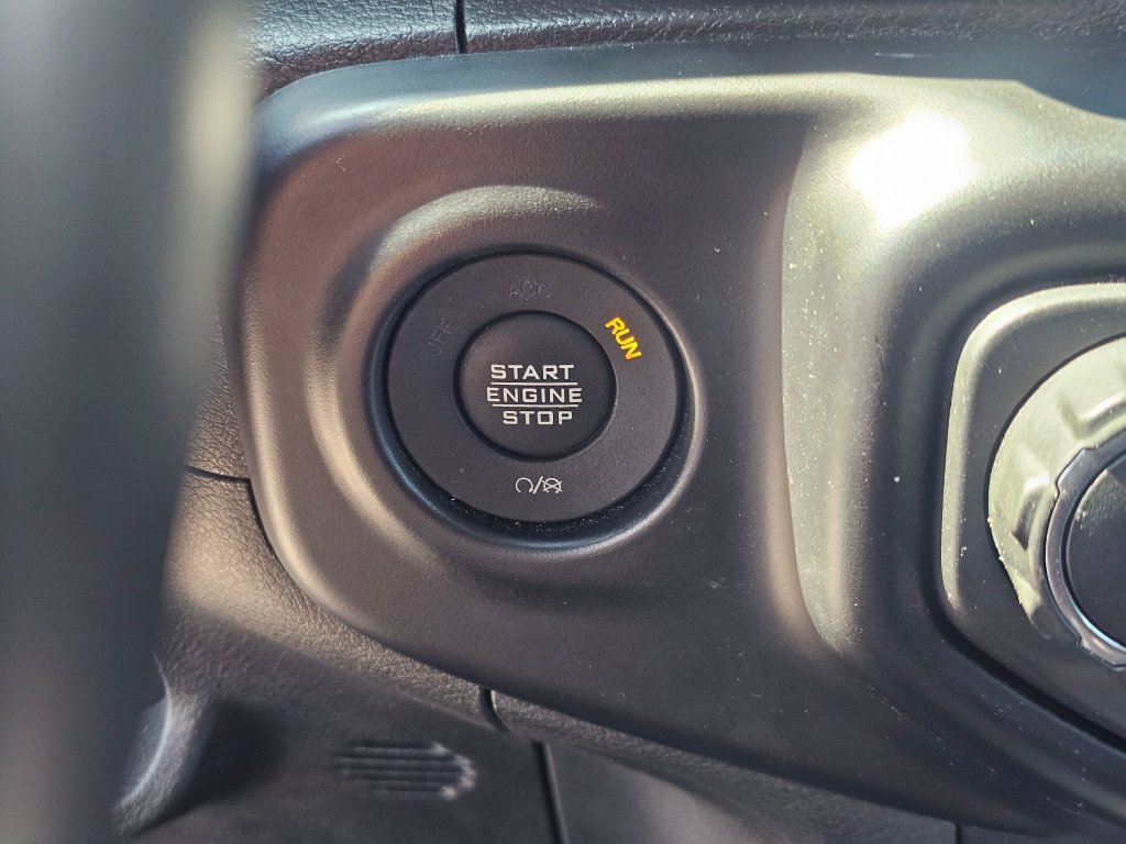 Used 2022 Jeep Gladiator Sport AWD/4WD image 30