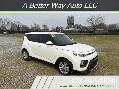 Used 2021 Kia Soul LX FWD image 2