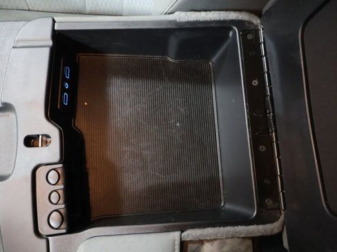 Used 2018 RAM 2500 Tradesman w/ Chrome Appearance Group image 32