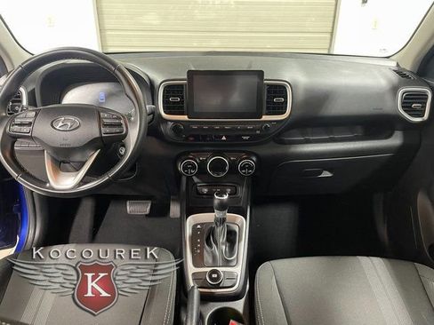 Used 2023 Hyundai Venue SEL image 13