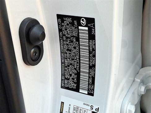 Used 2025 Lexus UX 300h AWD image 29