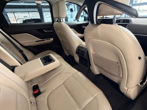 Used 2020 Jaguar F-PACE Prestige image 11