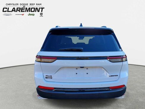 New 2025 Jeep Grand Cherokee Limited w/ Black Appearance Package AWD/4WD image 17