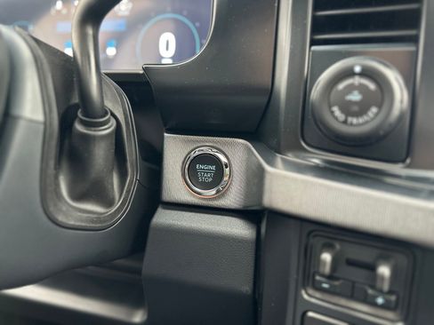 New 2026 Ford F450 Platinum w/ FX4 Off-Road Package image 10