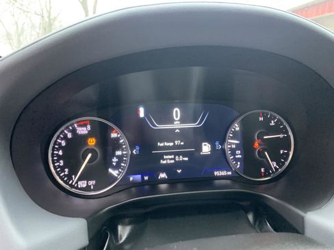 Used 2022 Buick Enclave Premium image 11