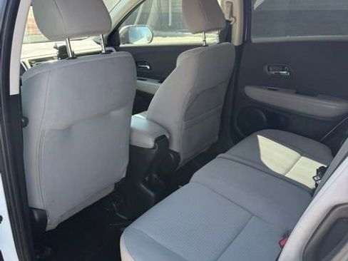 Used 2021 Honda HR-V LX image 31