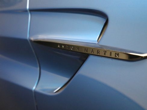 Used 2025 Aston Martin V8 Vantage Coupe image 30