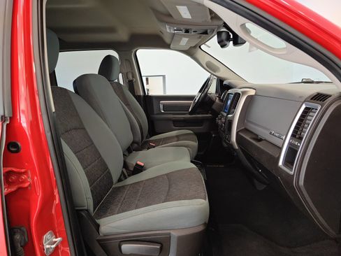 Used 2019 RAM 1500 Big Horn AWD/4WD image 16
