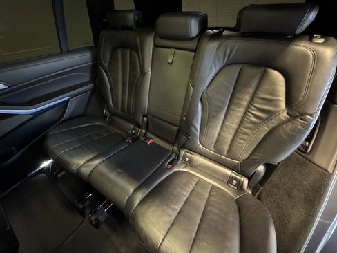 Used 2021 BMW X7 xDrive40i w/ M Sport Package image 23