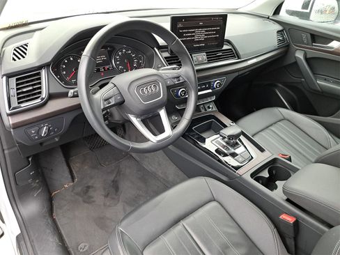 Used 2023 Audi Q5 2.0T Premium w/ Convenience Package image 5