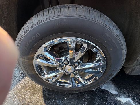 Used 2017 Chevrolet Equinox LT w/ Convenience Package image 19