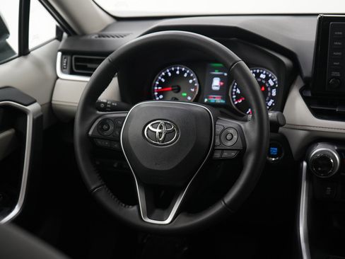 Used 2022 Toyota RAV4 XLE image 13
