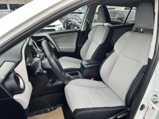 Used 2017 Toyota RAV4 XLE FWD image 15