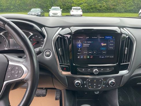 Used 2021 Chevrolet Traverse LT FWD image 11