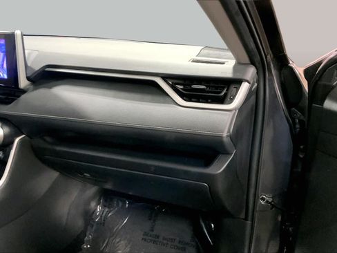 Used 2024 Toyota RAV4 LE AWD/4WD image 19
