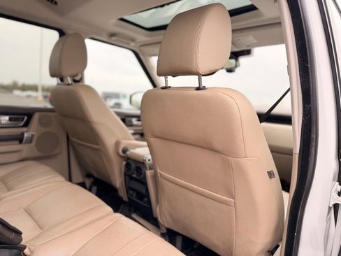 Used 2016 Land Rover LR4 HSE image 17