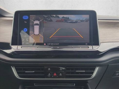 Used 2024 Volkswagen Atlas SEL Premium R-Line image 17