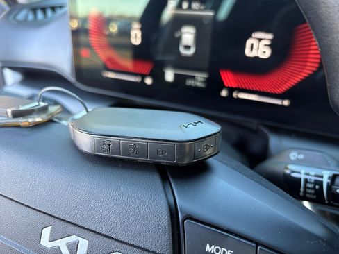 Used 2025 Kia K4 LXS image 21