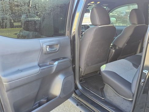 Used 2023 Toyota Tacoma TRD Off-Road image 14