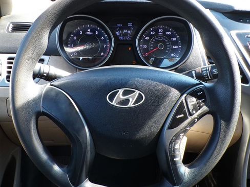 Used 2014 Hyundai Elantra SE image 13