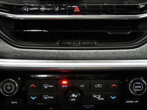 New 2026 Jeep Compass Latitude AWD/4WD image 19