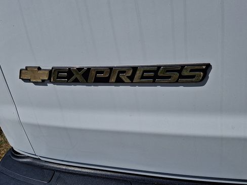 Used 2022 Chevrolet Express 2500 Extended w/ Driver Convenience Package image 30