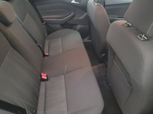 Used 2018 Ford Focus SE image 19