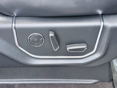 Used 2019 Ford Expedition Platinum RWD image 26