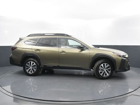 Used 2024 Subaru Outback Premium image 39