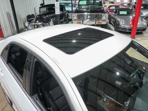 Used 2014 Mercedes-Benz E 350 E 350 Luxury 4MATIC AWD 4dr Se image 19