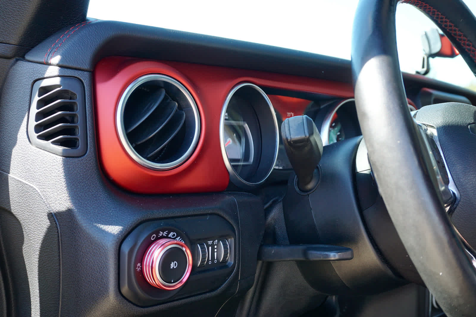 Used 2020 Jeep Wrangler Unlimited Rubicon AWD/4WD image 25