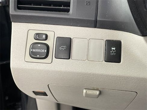 Used 2013 Toyota Venza LE image 10