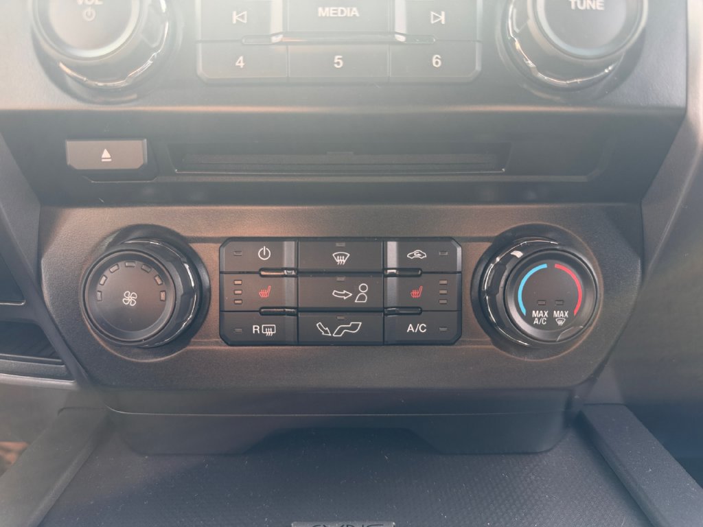 Used 2016 Ford F150 XLT w/ Equipment Group 302A Luxury AWD/4WD image 18