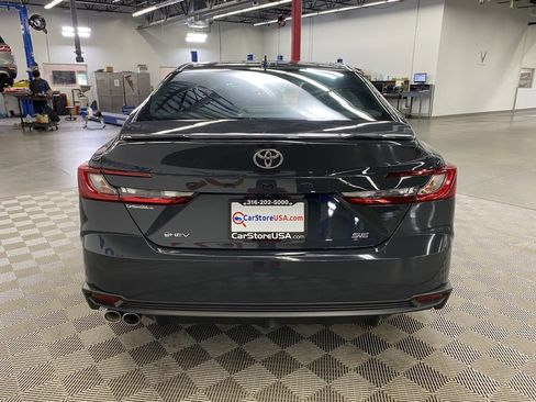 Used 2025 Toyota Camry SE image 9