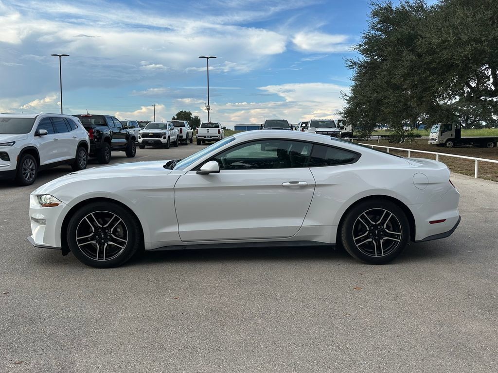 Used 2020 Ford Mustang Coupe RWD image 8