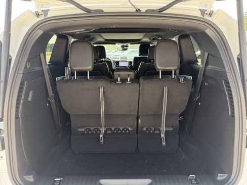 New 2027 Chrysler Pacifica Limited AWD/4WD image 13