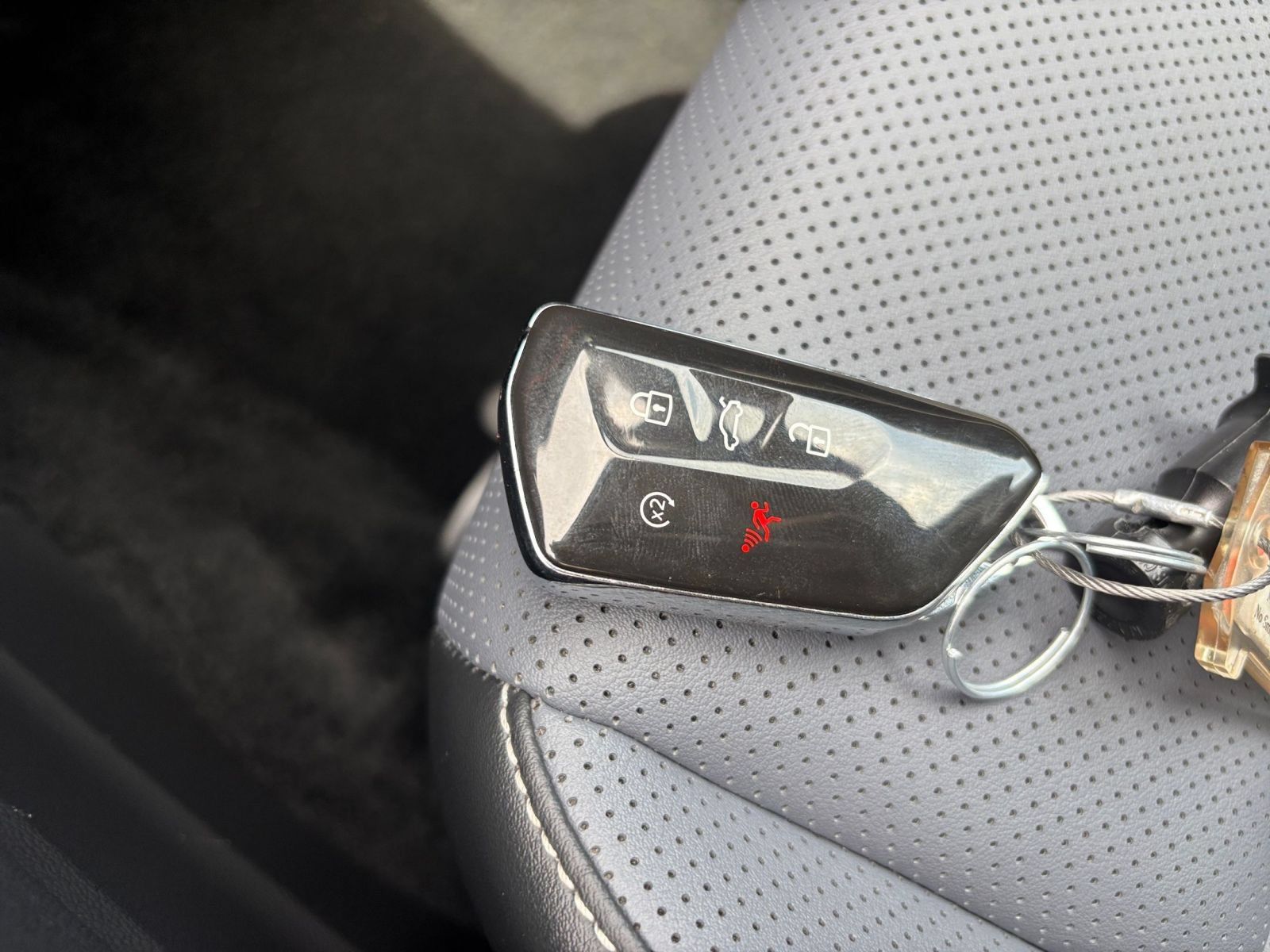 Used 2026 Volkswagen Tiguan SE AWD/4WD image 22