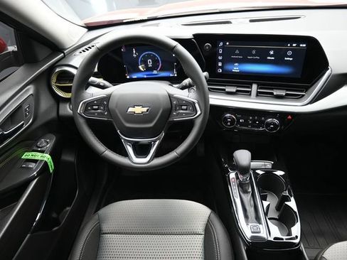 New 2026 Chevrolet Trax LT image 24