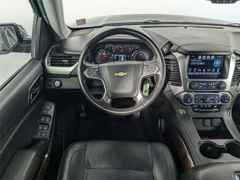 Used 2017 Chevrolet Suburban LT image 8