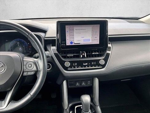 Used 2023 Toyota Corolla Cross XLE FWD image 8
