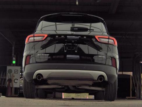 Used 2023 Ford Escape Active w/ Tech Pack #2 AWD/4WD image 4